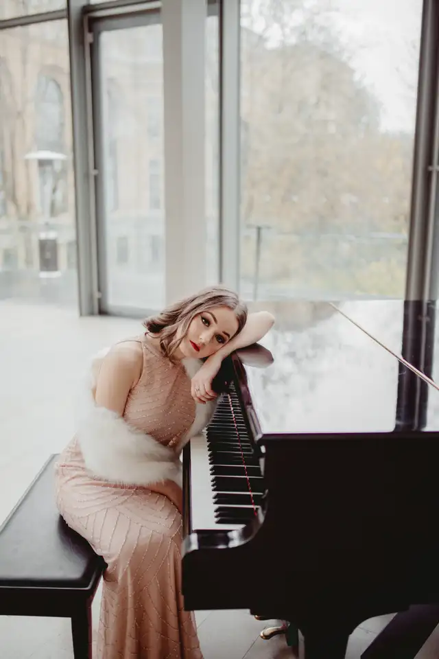 Singing / Voice Lessons64700582379523123