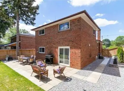 Welcome to this charming 3-bedroom, 1.5-bathroom house located near Markham's Hwy 7! This home offer...