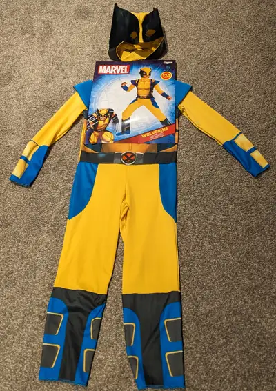 Marvel Wolverine 2-Piece Halloween Costume size Small (4-6) with mask. Excellent condition worn once...