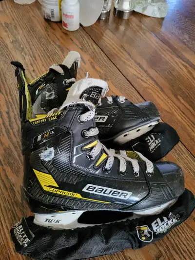 M4 Bauer Supreme skates Sz 3.5 Fit 2, View more