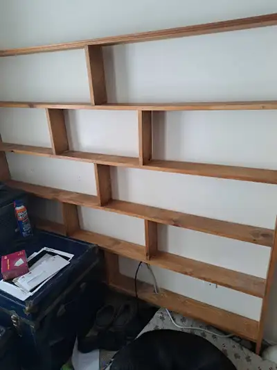 This used DVD stand is a great way to organize your movie collection. It's in good condition and rea...