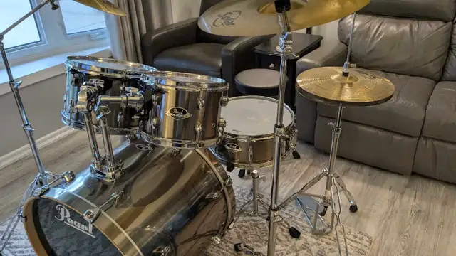 Pearl Export Drum Set  in Drums & Percussion in St. Catharines - Image 5