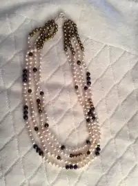 4 strands genuine freshwater pearl necklace 22”