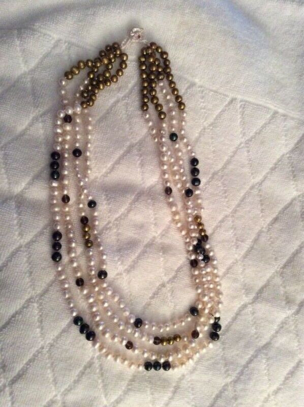 4 strands genuine freshwater pearl necklace 22” in Jewellery & Watches in Kingston