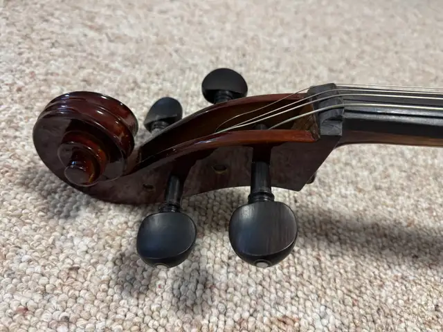 1/2 size Cello with Case and Bow554751553333504001