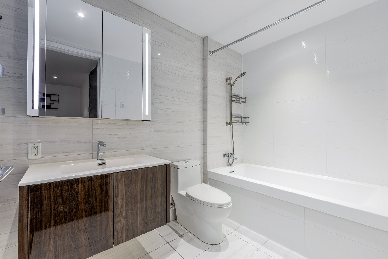 Luxueux Condo 3 1/2 semi-équipé en plein coeur de Montréal — photo 3