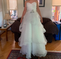 NEW Wedding dress size Small