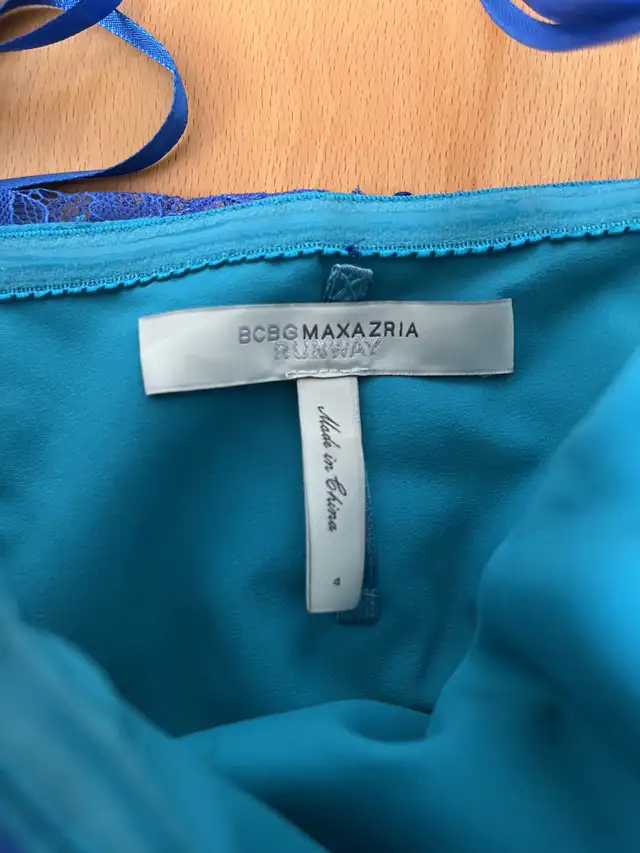 BCBG Maxazria Runway Gown in Women's - Dresses & Skirts in Calgary - Image 4
