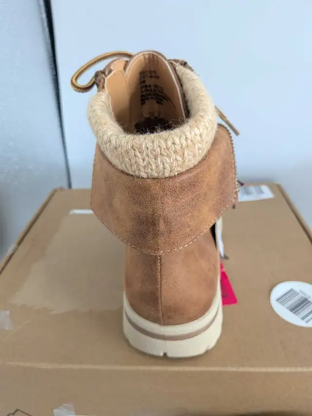 Cliffs by White Mountain Boots Size 9 Wide in Women's - Shoes in Markham / York Region - Image 10