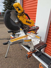 DeWalt 12" sliding miter saw with stand