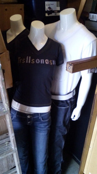 LIQUIDATION 75% OFF Ladies DESIGNER T-Shirt - Black V-Neck - #6B