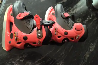 CARS design SKATES. ADJUSTABLE. Junior 9-12, View more