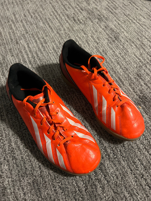 Adidas indoor soccer shoes - men’s sz 5 in Soccer in Calgary