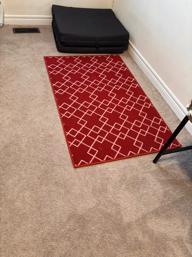 Small rug62863733909250122
