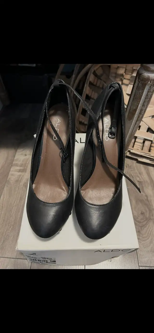  Aldo  heels