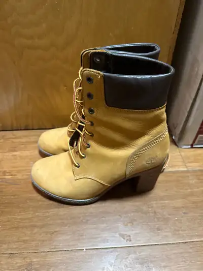 WOMENS TIMBERLAND WINTER BOOTS SIZE 8, View more