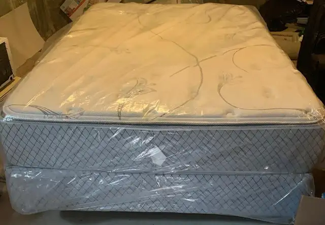 Double bed mattress64324637974530120
