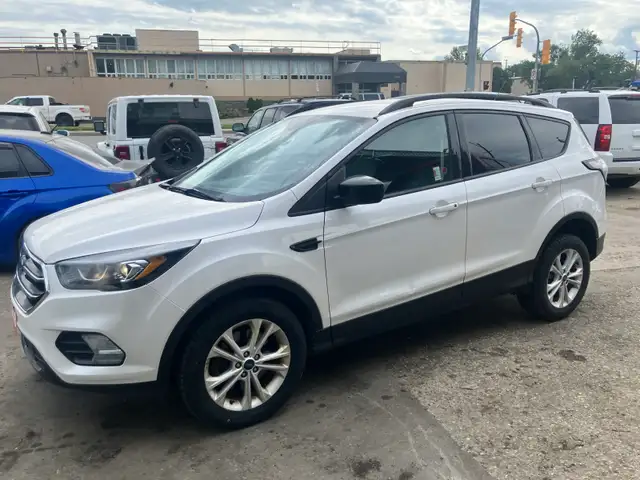 AWD ~ 2018 Ford Escape SE ~ SAFETIED