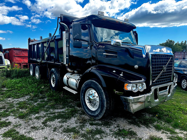 Volvo VHD dump truck in Heavy Trucks in Markham / York Region