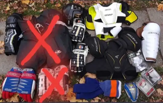 Hockey equipment in Hockey in Kingston - Image 2