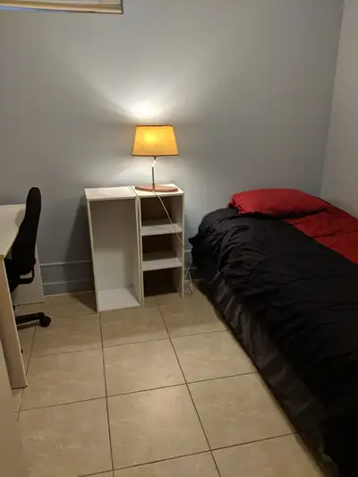 Clean Room in a house. Single occupancy. 1-yr lease The floor cleaned weekly with other housemates p...