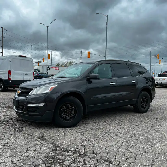 2017 CHEVROLET TRAVERSE | 8 PASS in Cars & Trucks in City of Toronto - Image 3