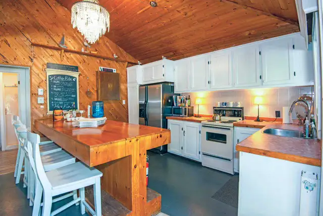 cottage for rent in kawartha lake in Ontario in Canada - Image 11