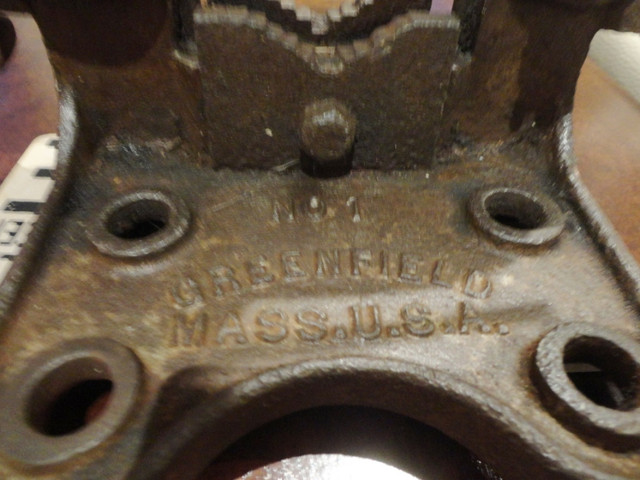 Antique Cast Iron Fewells & Son Co. No.1 Pipe Vise Mass. USA in Arts & Collectibles in Kitchener / Waterloo - Image 2
