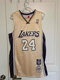Used: Kobe Bryant Los Angeles Lakers Jersey Medium