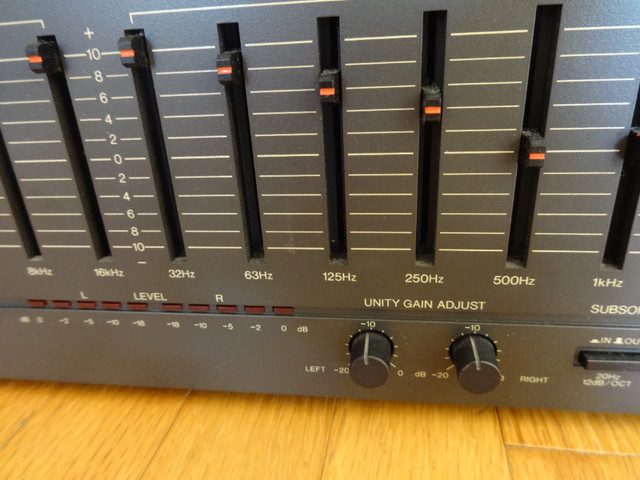 Vector Research VQ-100 Ten Band Graphic Equalizer for sale in Pro Audio & Recording Equipment in Markham / York Region - Image 3