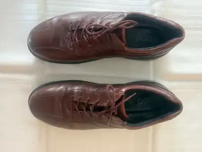Souliers de Golf ECCO cuir brun, 12 comme neufs, très peu portés, View more