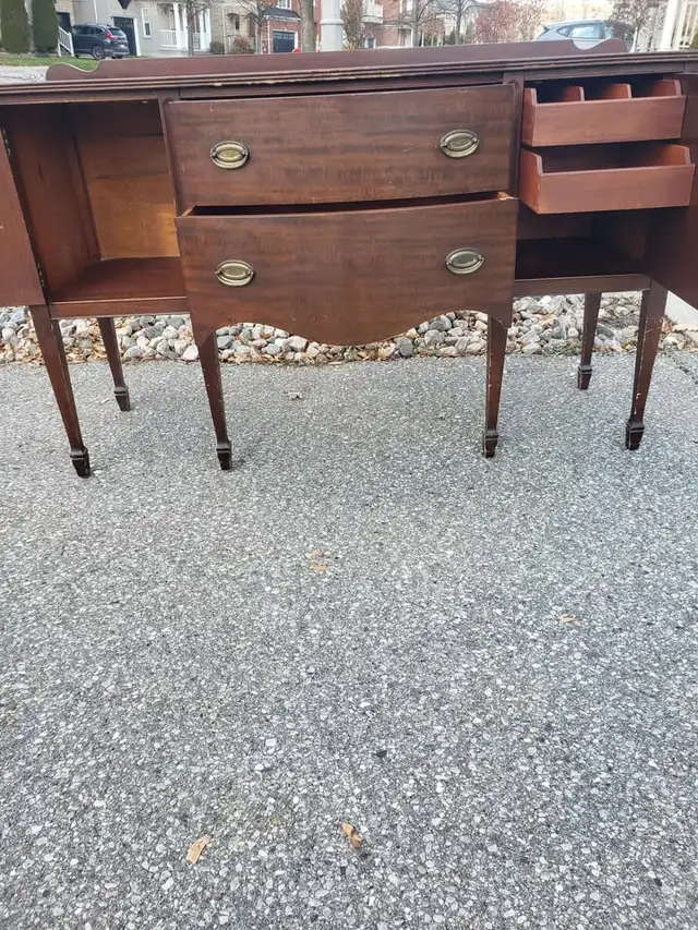 A GREAT ANTIQUE MALCOLM CABINET SIDEBOARD in Hutches & Display Cabinets in City of Toronto - Image 6