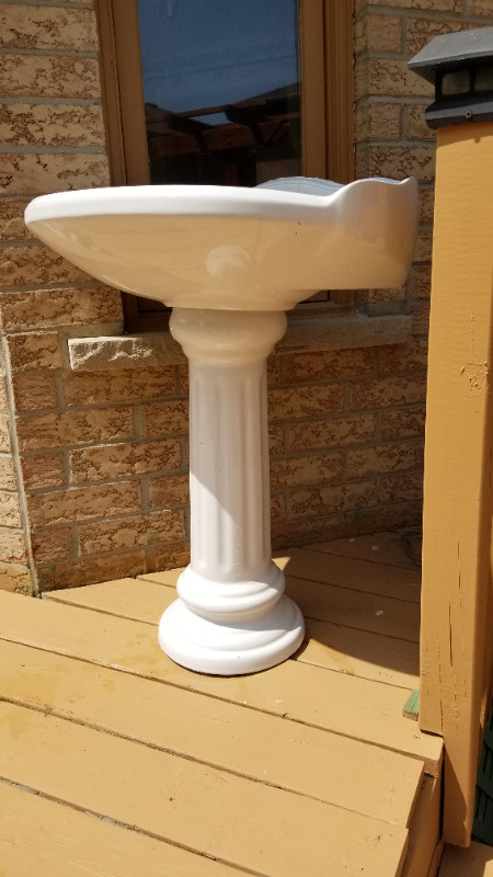 White Pedestal Combo Bathroom 24" Sink with 8 inch Centres in Plumbing, Sinks, Toilets & Showers in Markham / York Region - Image 4