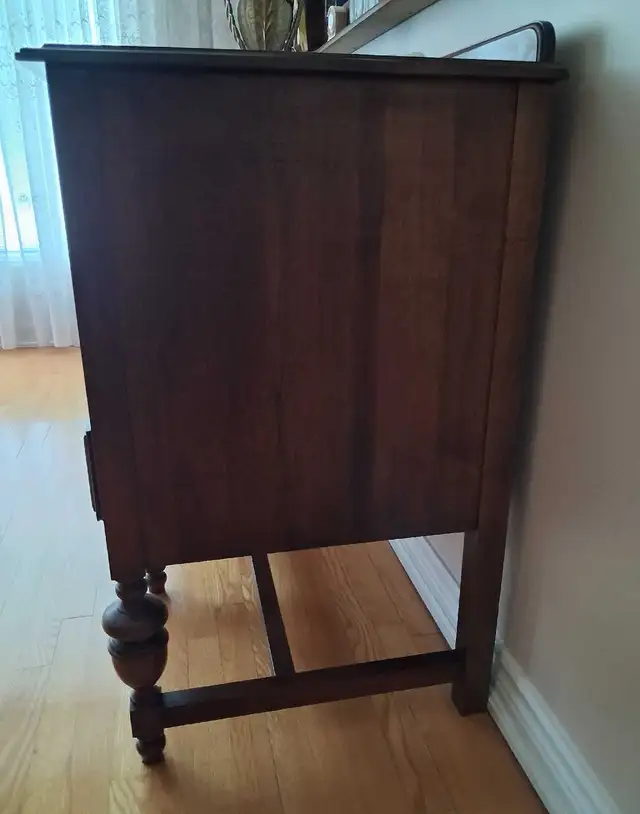 Solid Wood Buffet and Wall Mirror in Hutches & Display Cabinets in City of Toronto - Image 3