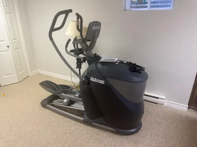 Octane Q47ci Club-Quality Elliptical