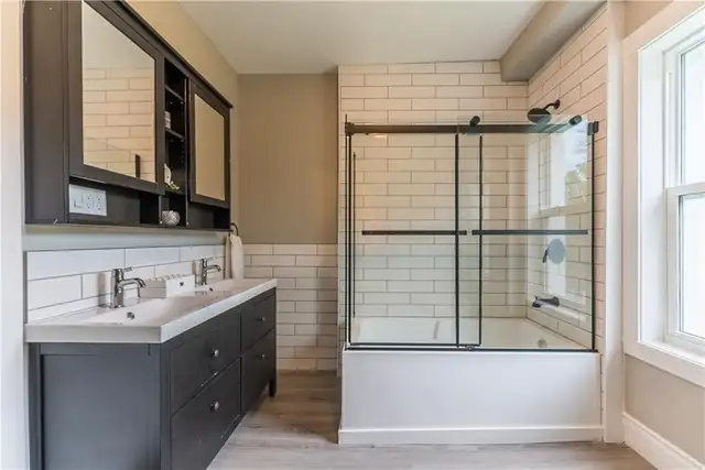 Private Bedroom - uOttawa Nursing, Students / Professionals in Long Term Rentals in Pembroke - Image 7