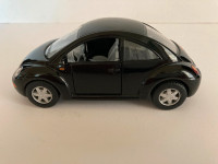 Volkswagen New Beetle 1:32 Diecast Kinsmart 5"  Doors open