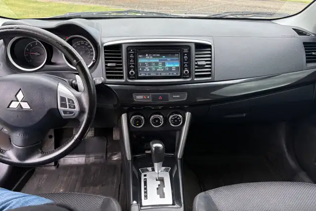 2017 Mitsubishi Lancer ES 557016744954449927
