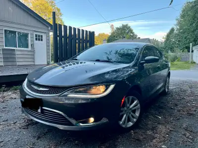 Only serious inquires! Financing available ! 2015 Chrysler 200 Limited with low kms, clean carfax. B...