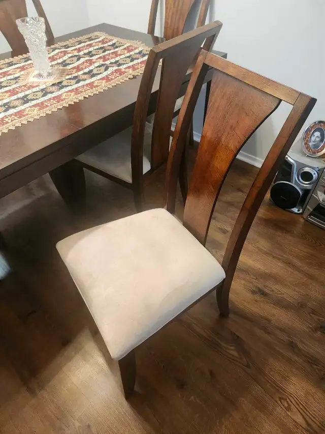 Dining set 7 pcs in Dining Tables & Sets in Laval / North Shore - Image 5