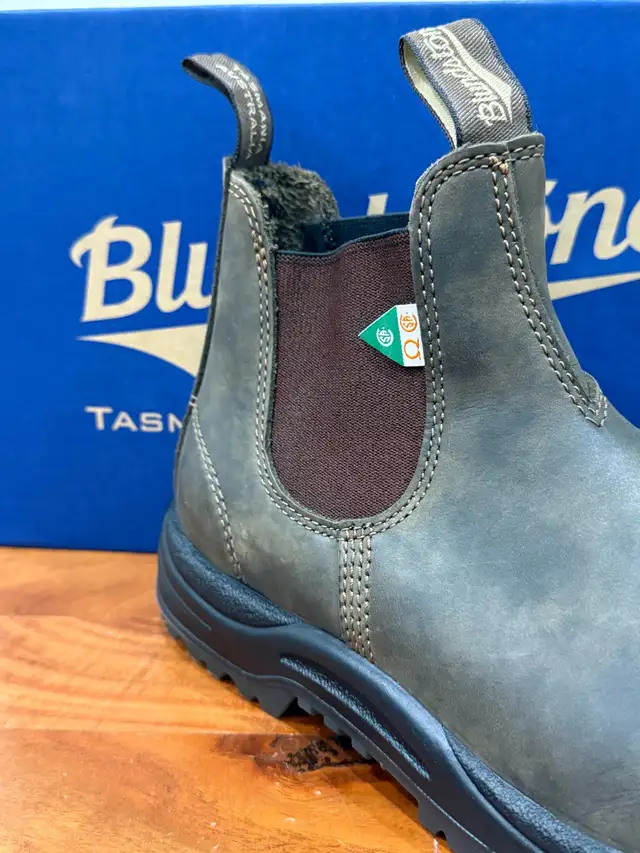 NEW! BLUNDSTONE SAFETY BOOT - 8.5 /10.5 in Men's Shoes in Mississauga / Peel Region - Image 3