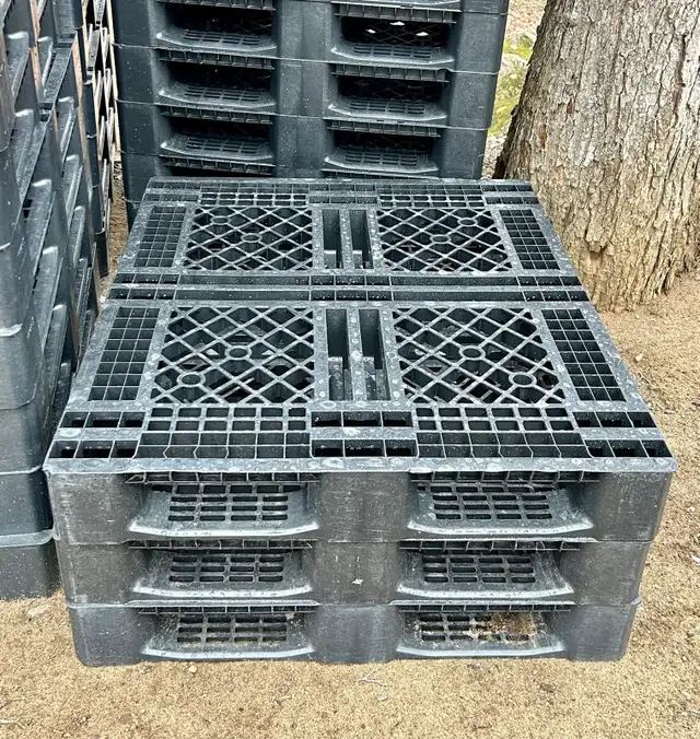 Palette en PLASTIQUE HD in Outdoor Tools & Storage in West Island - Image 3