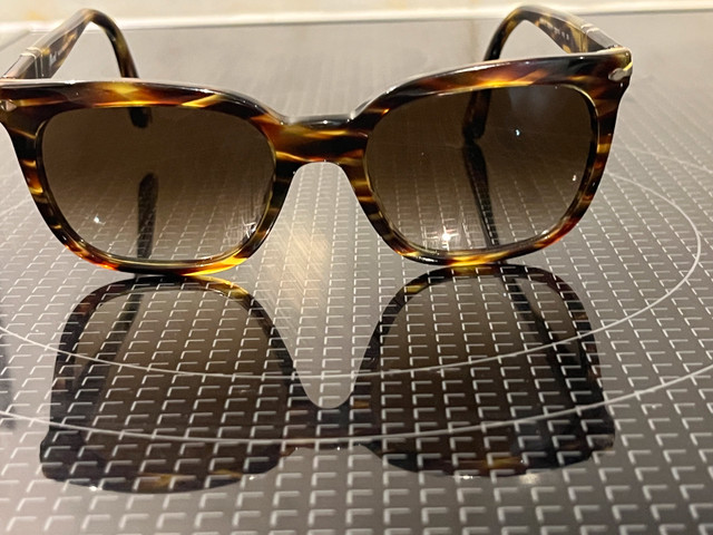 Lunettes de soleil Persol 2999S dans Santé et besoins spéciaux  à Ville de Montréal
