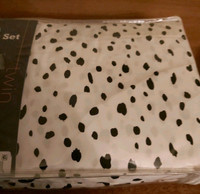 NEW Macy's dalmatian twin bed sheets