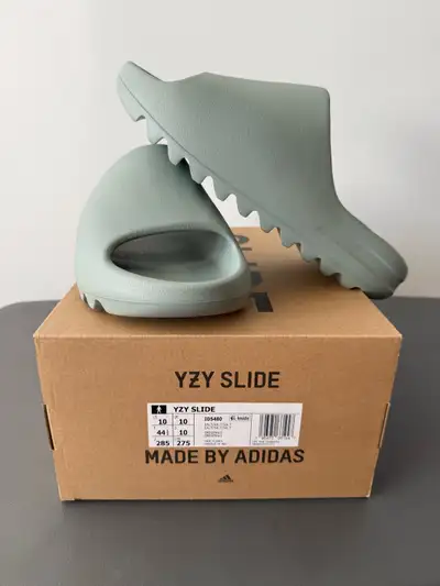 Yeezy Slide Salt, View more