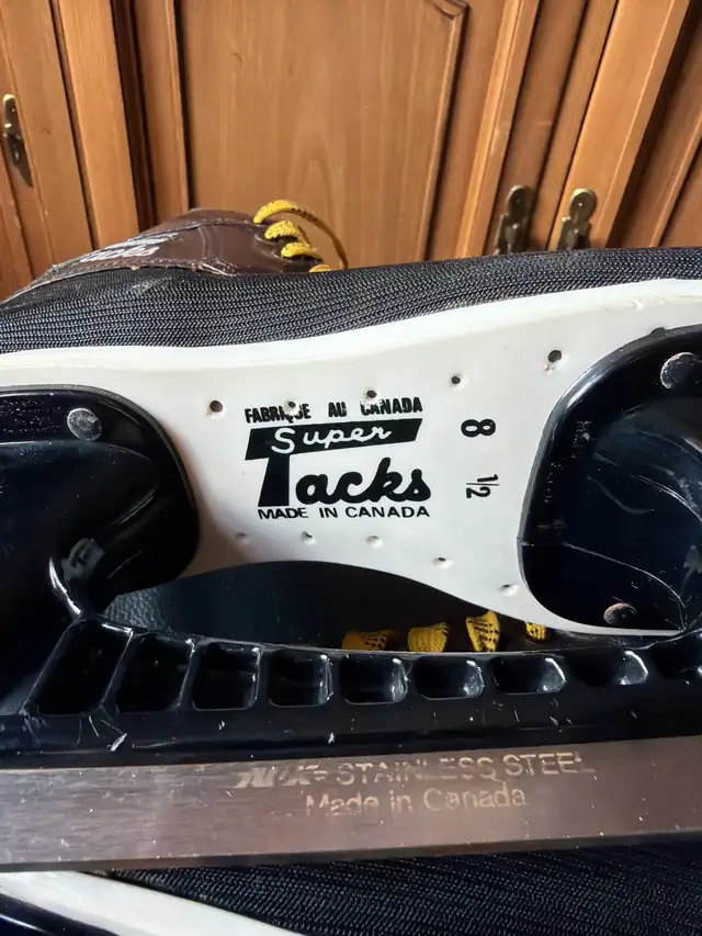 Patins skates hockey vintage homme CCM SuperTacks 8.5 in Hockey in City of Montréal - Image 6