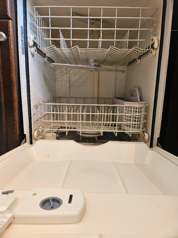 Free Dishwasher in Towing & Scrap Removal in Dartmouth - Image 2
