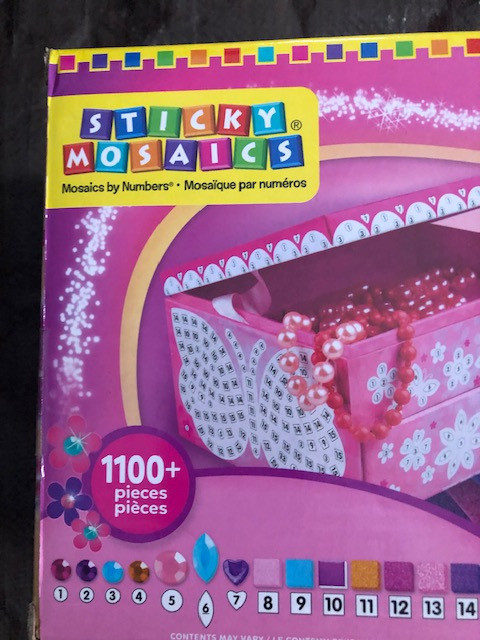 Jewelry kit Sticky Mosaics (Brand New) in Toys & Games in Sudbury - Image 3