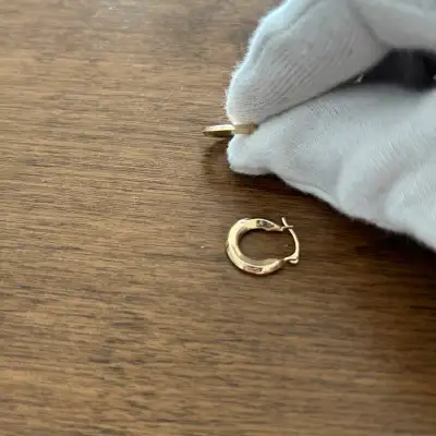 - brand new condition - never been used - authentic 14k solid gold Details: - solid 14k yellow gold,...