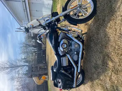 2007 Harley Davidson Dyna Super Glide extended controls, crash bar, never dumped, 6 speed, Python pi...
